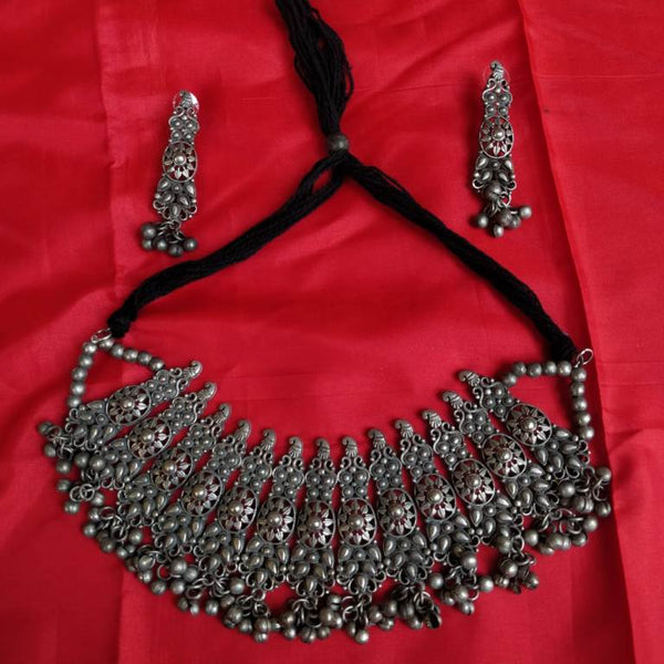 Black plated Choker with Earrings